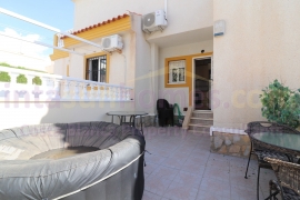 Resale - Townhouse / Semi-detached - Ciudad Quesada - Doña Pepa