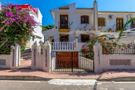 A Vendre - Detached House / Villa - Torrevieja - Los Altos