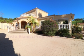 Doorverkoop - Detached House / Villa - La Marina - La Escuera