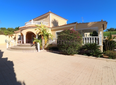 Detached House / Villa - Resale - La Marina - La Escuera