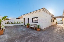 Doorverkoop - Detached House / Villa - Torrevieja - El Chaparral