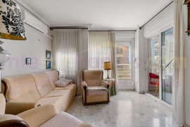 Resale - Apartment - Torrevieja - Centro