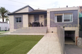 Reventa - Detached House / Villa - Torrevieja