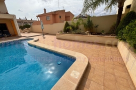 Doorverkoop - Detached House / Villa - Torrevieja Centro - Torrevieja