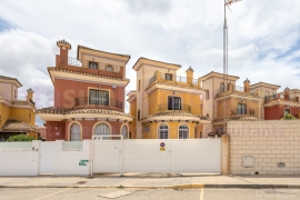 Resale - Detached House / Villa - Los Montesinos - Los Montesinos - Urb. La Herrada