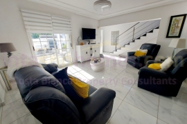 Doorverkoop - Detached House / Villa - Orihuela Costa - Cabo Roig