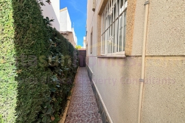 Resale - Detached House / Villa - Ciudad Quesada