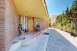 Resale - Detached House / Villa - San Juan de Alicante