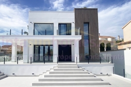 Reventa - Detached House / Villa - Torrevieja