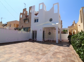 Townhouse / Semi-detached - Resale - Torrevieja - El Salado