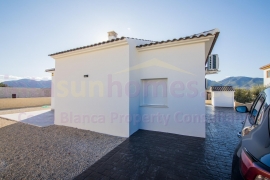 Obra Nueva - Detached House / Villa - PINOSO - Campo