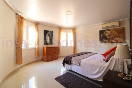 Doorverkoop - Detached House / Villa - La Marina - La Escuera