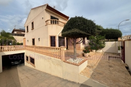 Doorverkoop - Detached House / Villa - Torrevieja Centro - Torrevieja