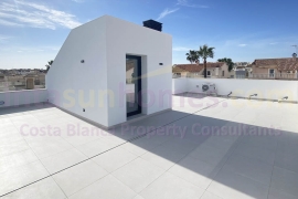 Reventa - Detached House / Villa - Torrevieja