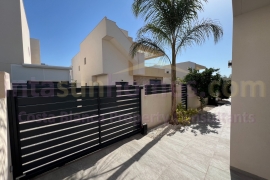 Resale - Detached House / Villa - Los Montesinos - La Herrada