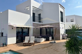 Doorverkoop - Detached House / Villa - Ciudad Quesada