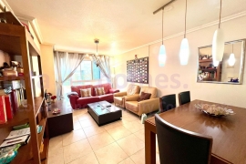 Resale - Apartment - Torrevieja - Puerto