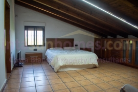 Reventa - Detached House / Villa - Dolores