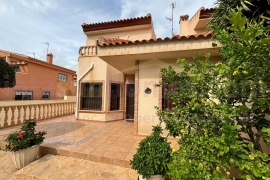 Doorverkoop - Detached House / Villa - Torrevieja Centro - Torrevieja