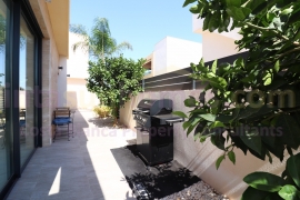 Resale - Detached House / Villa - Los Montesinos - La Herrada