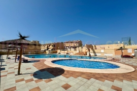 Doorverkoop - Townhouse / Semi-detached - Arenales del Sol