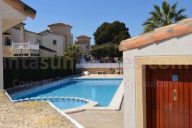 Doorverkoop - Townhouse / Semi-detached - Algorfa - Montebello