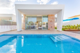 Nouvelle Construction - Detached House / Villa - Torrevieja - Torreta florida