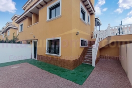 Resale - Townhouse / Semi-detached - Ciudad Quesada - Lo Marabu