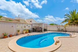 Doorverkoop - Detached House / Villa - Ciudad Quesada