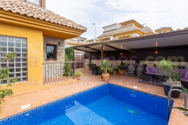 Reventa - Townhouse / Semi-detached - Los Montesinos - La Herrada