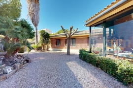 Resale - Detached House / Villa - San Juan de Alicante