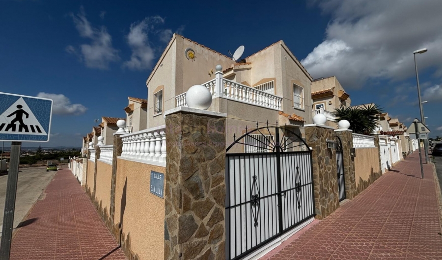 Resale - Detached House / Villa - Ciudad Quesada