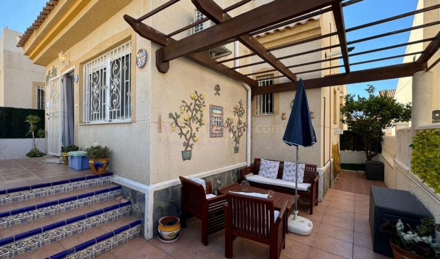 Resale - Detached House / Villa - Ciudad Quesada