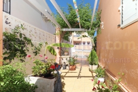 Doorverkoop - Detached House / Villa - Torrevieja - Los Altos