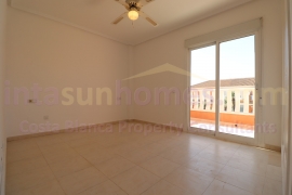 Resale - Townhouse / Semi-detached - Ciudad Quesada - Doña Pepa