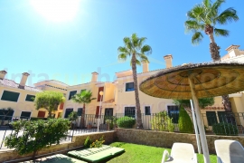 Doorverkoop - Townhouse / Semi-detached - Orihuela Costa - Lomas de Campoamor