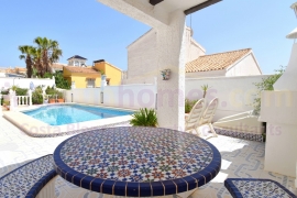 Resale - Detached House / Villa - Orihuela Costa - Villamartin