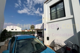 Doorverkoop - Detached House / Villa - Ciudad Quesada