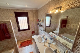 Resale - Detached House / Villa - Torrevieja Centro - Torrevieja