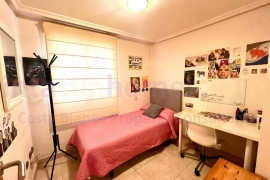 Resale - Apartment - Torrevieja - Puerto