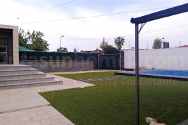 Reventa - Detached House / Villa - Torrevieja