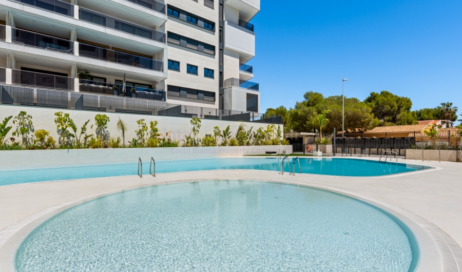 Resale - Apartment - Orihuela Costa - Campoamor