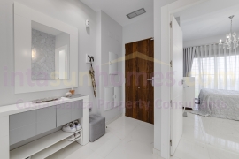 Doorverkoop - Detached House / Villa - Orihuela Costa - Villamartin