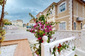 Resale - Townhouse / Semi-detached - Villamartin - Blue Lagoon