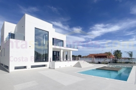 Reventa - Detached House / Villa - Torrevieja