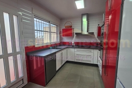 Reventa - Detached House / Villa - Torrevieja