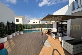 Doorverkoop - Detached House / Villa - Ciudad Quesada