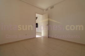 Resale - Townhouse / Semi-detached - Ciudad Quesada - Doña Pepa