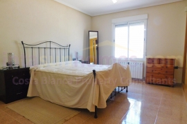 Resale - Detached House / Villa - Catral