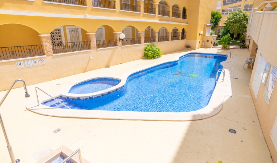 Resale - Apartment - Algorfa